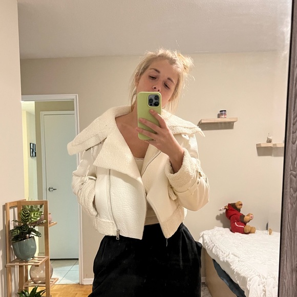 White jacket - Picture 2 of 3